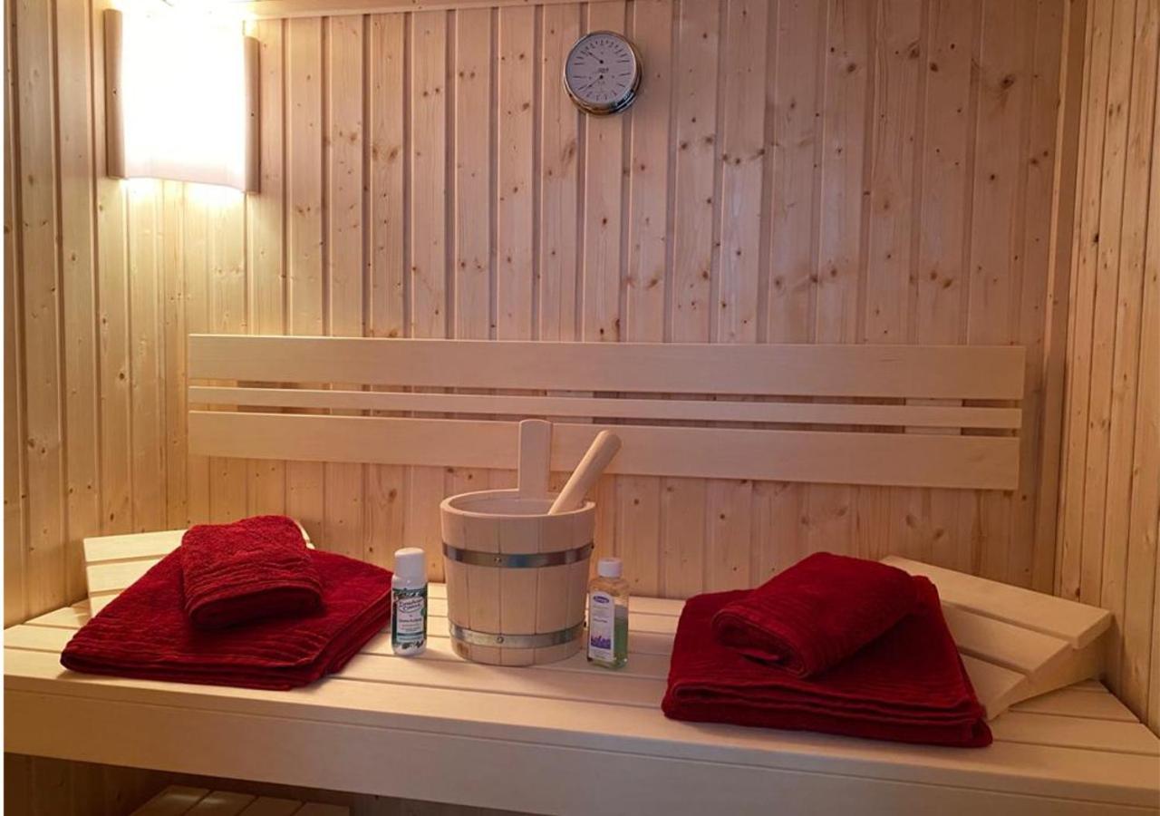 Modernes Reetdach-Ostseeferienhaus Bella Mare, Insel Usedom Mit Sauna, Kamin & Sonnenterrasse Zirchow المظهر الخارجي الصورة