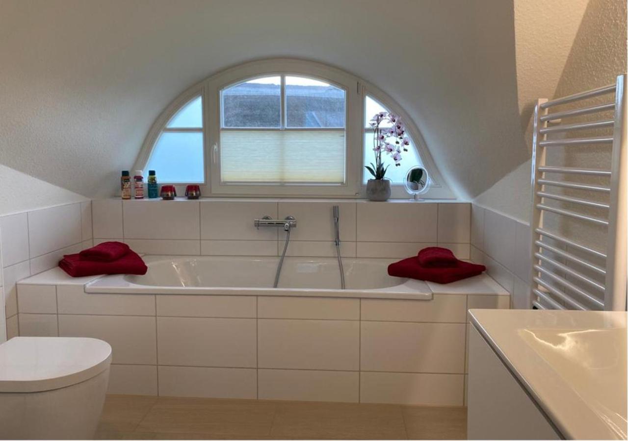 Modernes Reetdach-Ostseeferienhaus Bella Mare, Insel Usedom Mit Sauna, Kamin & Sonnenterrasse Zirchow المظهر الخارجي الصورة