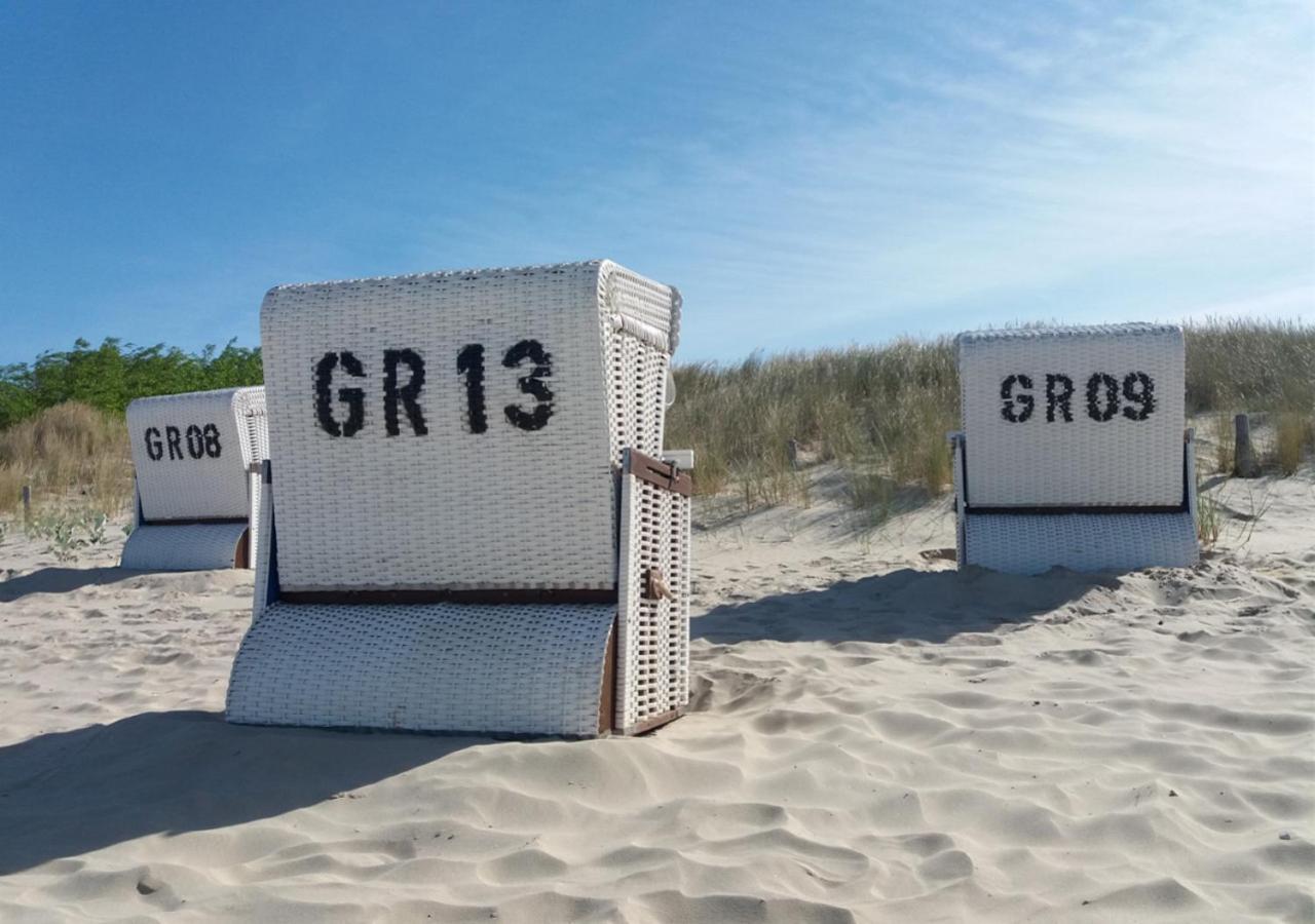 Modernes Reetdach-Ostseeferienhaus Bella Mare, Insel Usedom Mit Sauna, Kamin & Sonnenterrasse Zirchow المظهر الخارجي الصورة