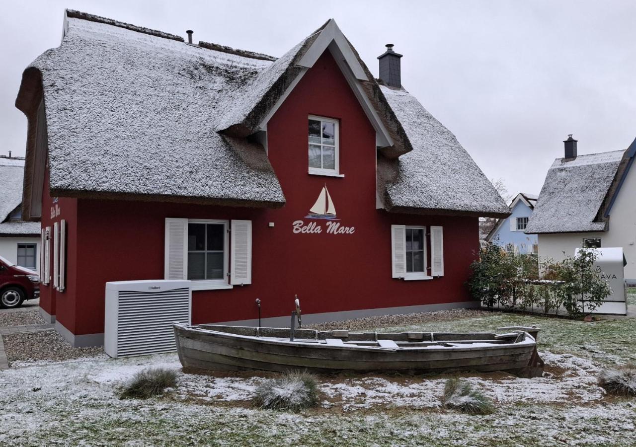 Modernes Reetdach-Ostseeferienhaus Bella Mare, Insel Usedom Mit Sauna, Kamin & Sonnenterrasse Zirchow المظهر الخارجي الصورة