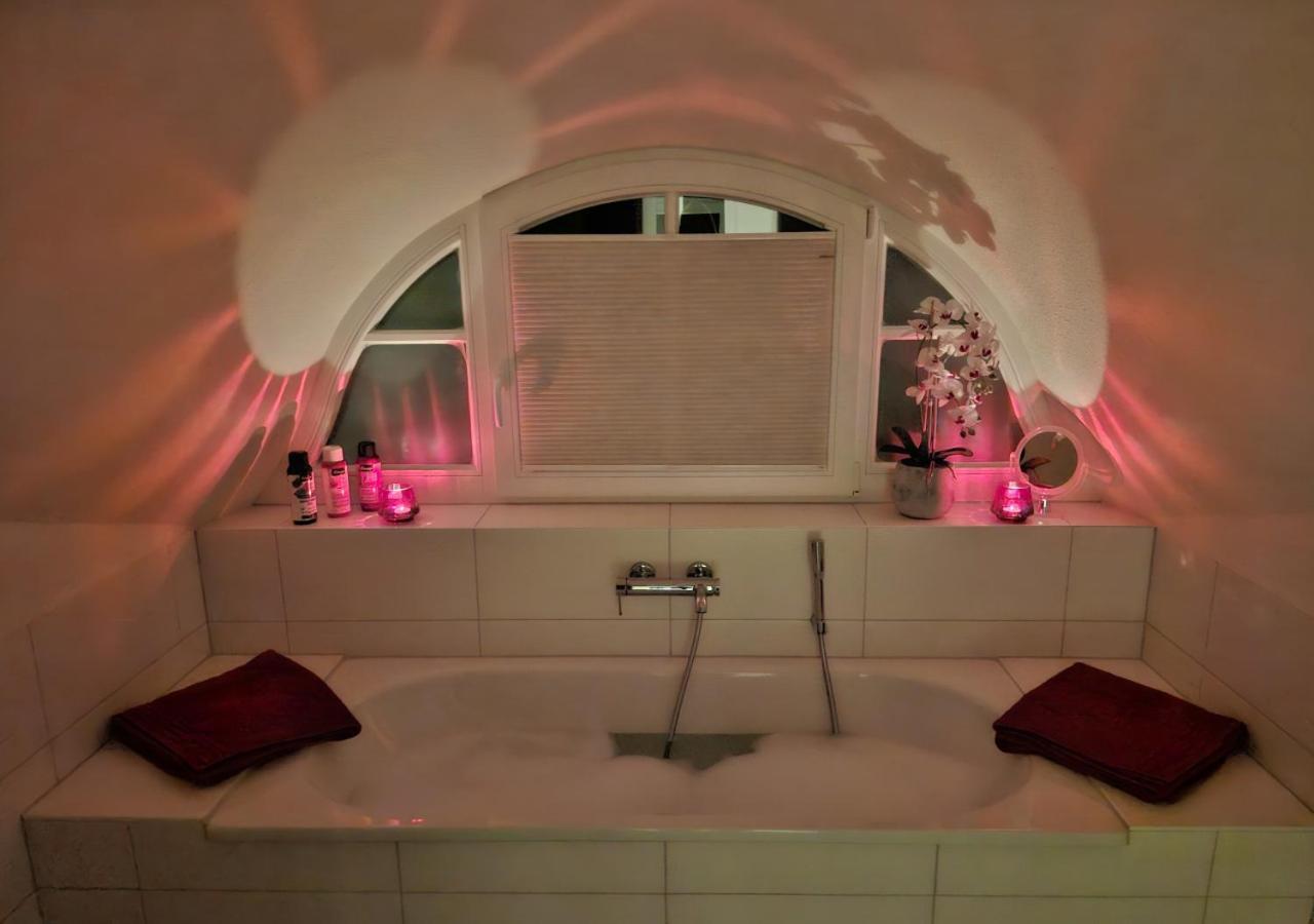 Modernes Reetdach-Ostseeferienhaus Bella Mare, Insel Usedom Mit Sauna, Kamin & Sonnenterrasse Zirchow المظهر الخارجي الصورة